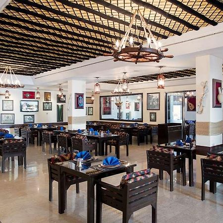 The Palms Beach Hotel And Spa - Kuwai Koweït Restaurant photo